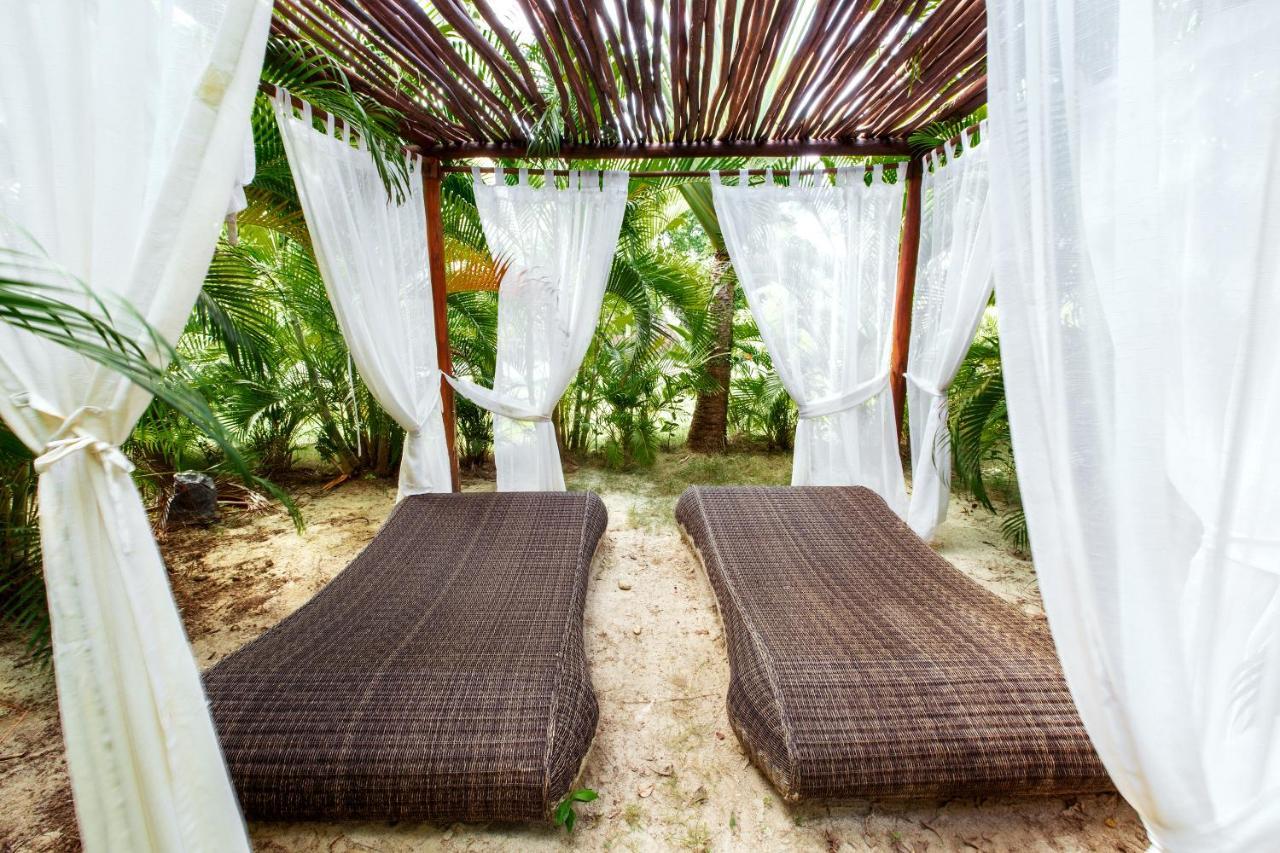Aventura Village Los Corales Beach And Spa 푼타 카나 외부 사진
